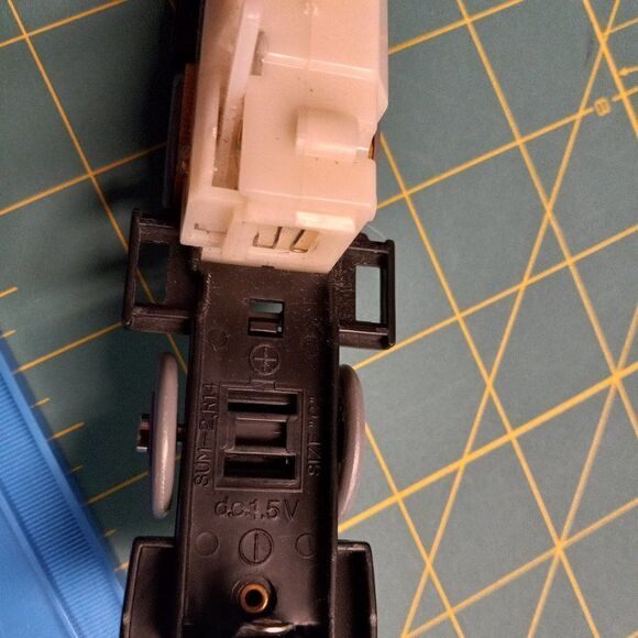 TOMY Diesel10 with Troublesome Truck and (4) pieces straight track - Picture 5 of 6